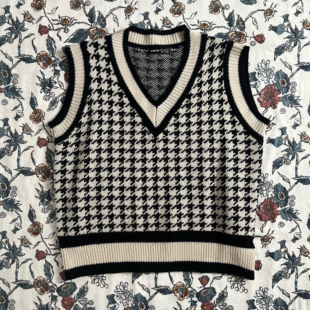 Houndstooth Sweater Vest